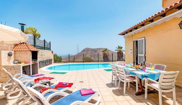 Gran Villa in Chayofa