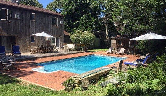 Great 3BR/2 Bath E. Hampton Home-Clearwater Beach w/Pool-across from Hog Creek in East Hampton
