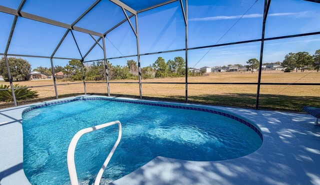 Handicap Accessible Pool Privacy Quiet Neighborhood in orlando