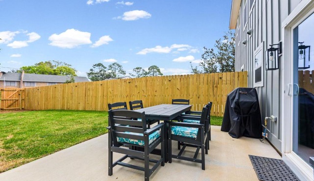 Heights House Upscale Retreat Close to Dwntwn & Beach in Pensacola