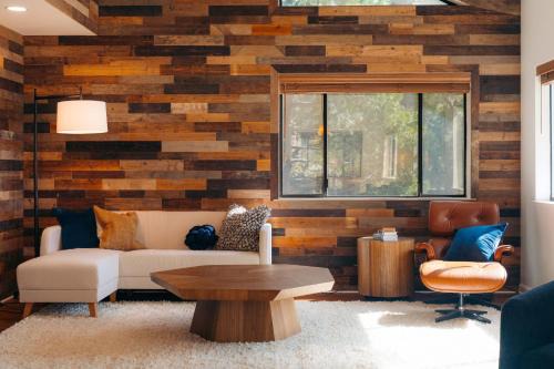 Henness House in Yosemite West