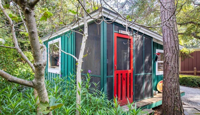 Hibiscus Coffee & Guesthouse in Santa Rosa Beach