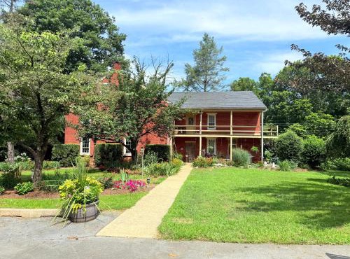 HIllside Farm B & B in Mount Joy