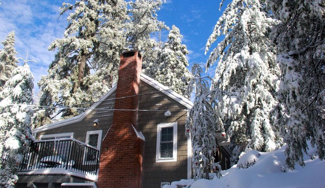 Historic Hershey Cabin, Most 10 Star Reviews, Romantic, Just for 2, Immaculate in Lake Arrowhead