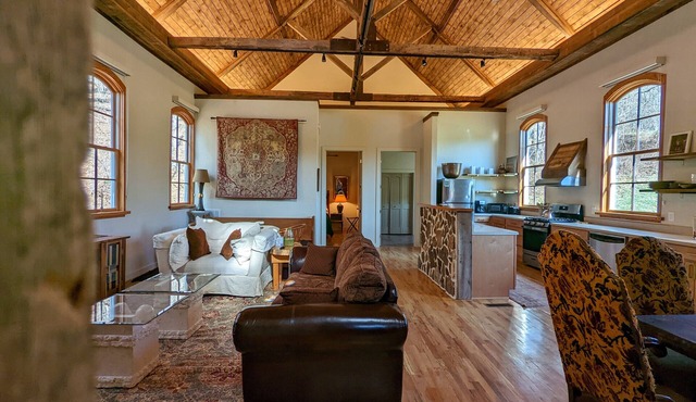 Historic Thomas Chapel house - Half mile from Downtown Boone in Boone