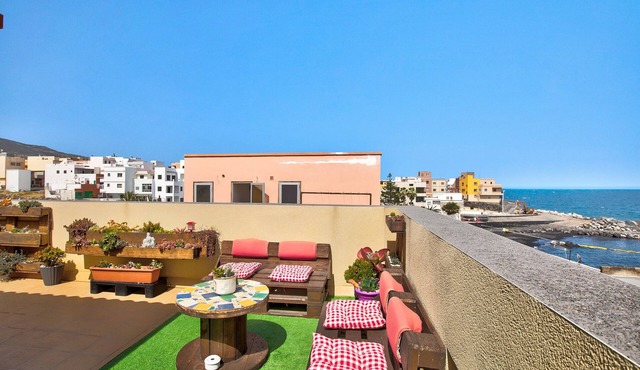 Holiday Apartment 'Estudio Calima' with Sea View, Private Terrace and Wi-Fi in Arico