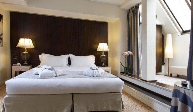 Hotel Le Pera in Paris