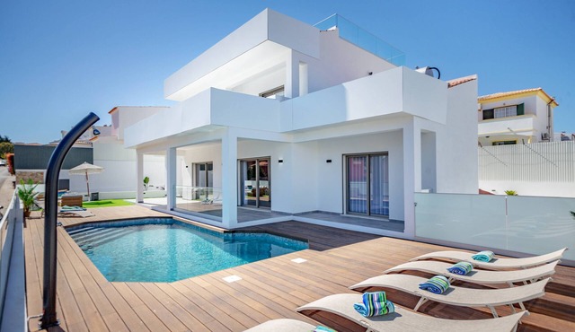 Krystal Bay Private Villa in Albufeira