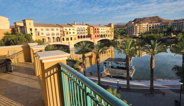 Lakeside 3 Bedroom Condo, Montelago Village, Lake Las Vegas in Henderson