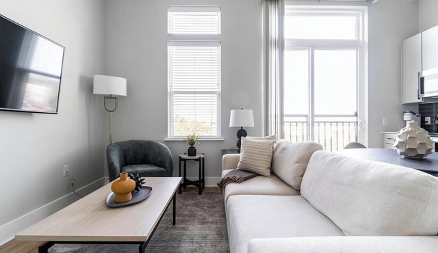 Landing | Beautiful Studio, Pool, Gym in Durham
