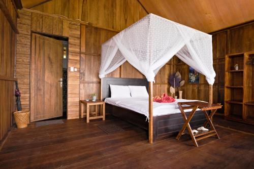 Lavana Dive & Nature Resort in Unauna