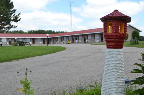 Lighthouse Motel in Walkerton