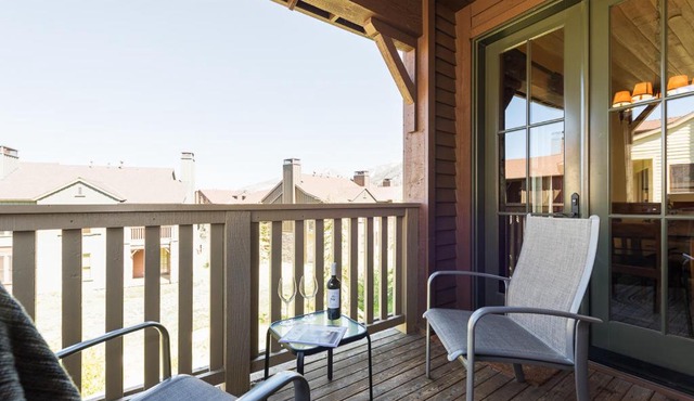 Lodges 1111 in Old Mammoth