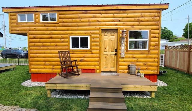 Log Cabin - Tiny Digs Lakeshore in Muskegon