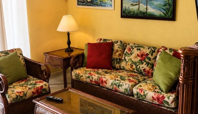 Lovely Beachfront Studio at Coral Beach – South Shore, Grand Bahama Island in Freeport
