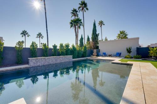 Luxe Getaway w/Fire Pit - Near TPC Scottsdale! in Phoenix
