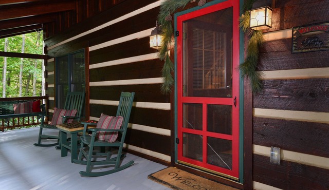 ☆Luxury Log Cabin☆3K/1Q/4 Full-bunks☆Fireplace☆Firepit☆4TVs☆Jacuzzi☆Foosball☆ in Blowing Rock