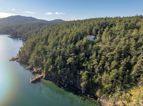 Luxury Waterfront & Views, Private Beach, Golfing in Eastsound