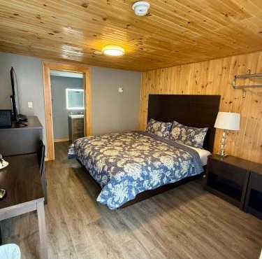 Mackenzie Motel & Cottages in Shelburne
