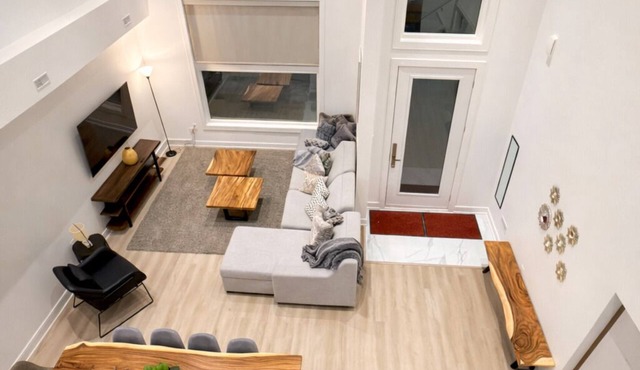 Modern Cottage Home I 3+1BR I Sleeps 11 I Near Lakes in Ontario