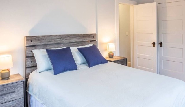 Modern Modest Design Newburgh, Beacon, Westpoint 2nd. FL Apt. in Newburgh