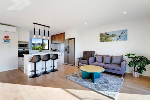 Modern Townhouse with Parking near Cornwall Park in Auckland