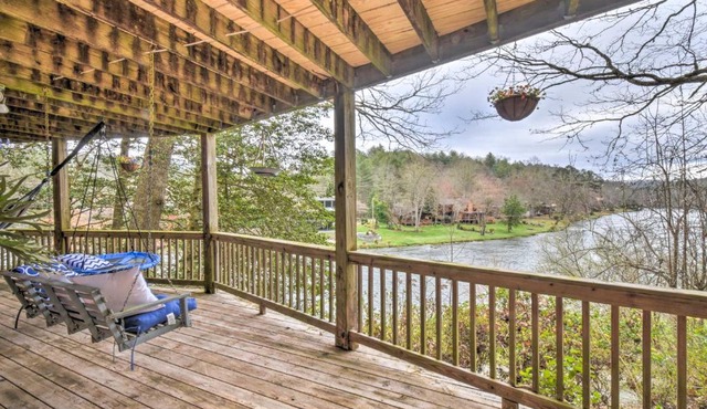Murphy Cabin with Fire Pit, River and Mountain Views! in Murphy