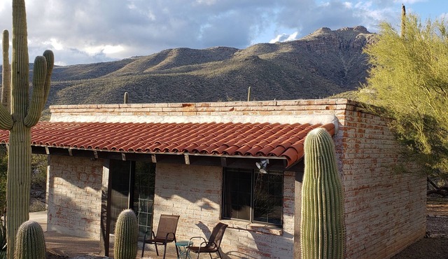 New listing! Cozy casita with breathtaking views of Mt Lemmon in Tucson