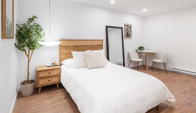 New, Modern & Clean Luxury Studio Suite - Great Location! in Burnaby