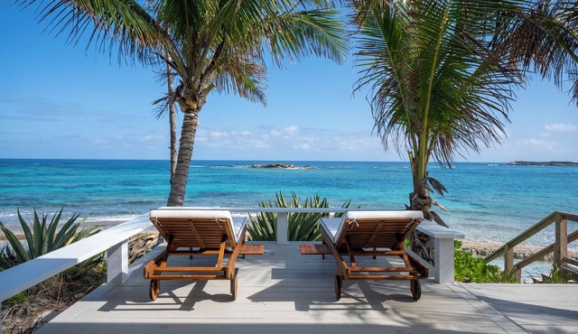 Newly Remodeled Home on Pink-Sand Double Bay Beach, Spectacular Views in Governors Harbour