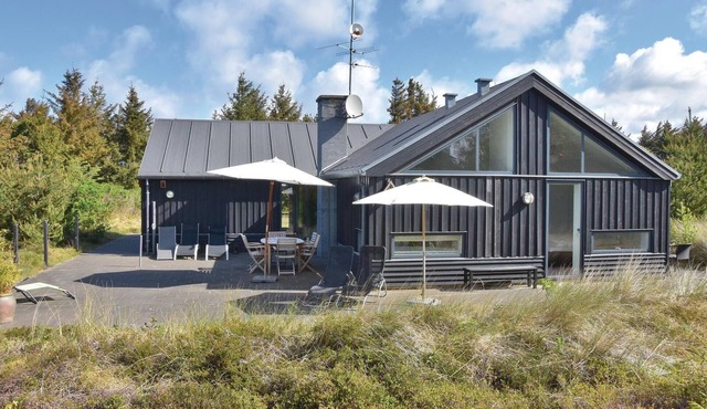 Nice home in Ringkøbing with kitchen in Ringkøbing