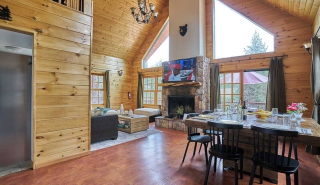 No Better Escape than Our Private Lot with Relaxing Deck, Firepit table, 3BR w/Game Loft, Pac Man tabletop games console! in Big Bear