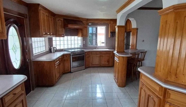 Ocean View 2BR Palm Villa 2nd Floor in St James