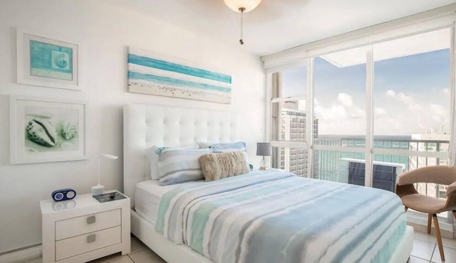 Ocean View Studio Apt In the heart of Condado 21 floor with parking in San Juan
