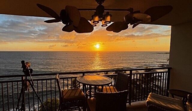 🏖️Oceanfront Aliʻi Drive Condo w/A/C | Walk to Town in Kailua Kona