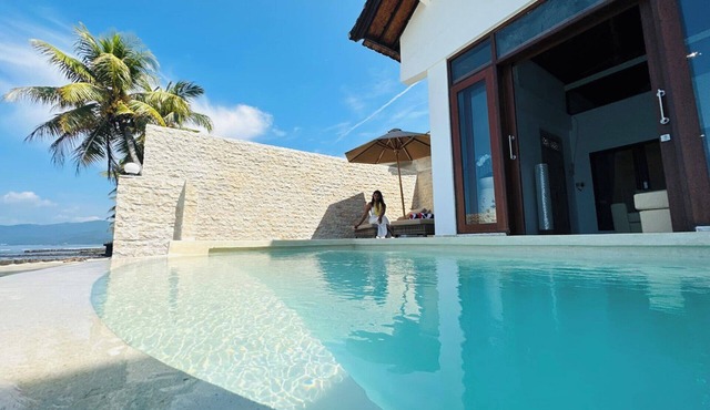 Oceanfront | Infinity Pool | Luxury 3 BDRM in Bali