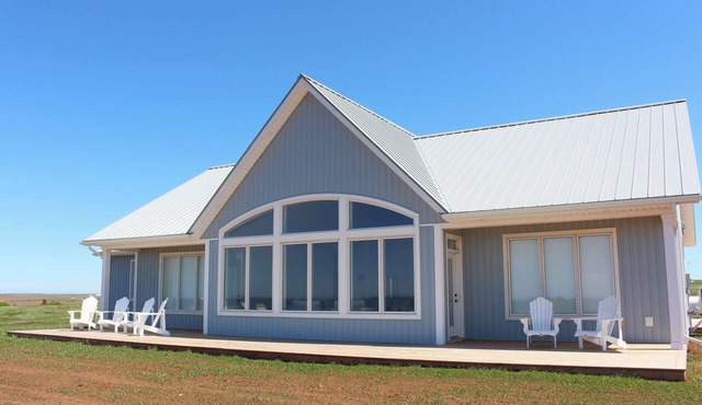 Oceanview Luxury Home- Steps to Cousin’s Shore Beach, Minutes To Kensington in Park Corner