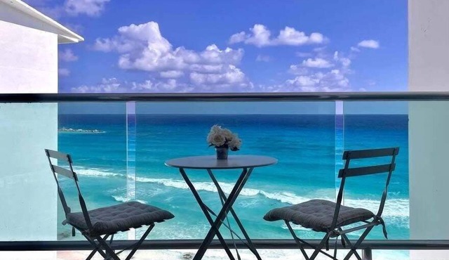 Oceanview Studio, Beach Club & 2 Pools | Cancun in CancÃºn