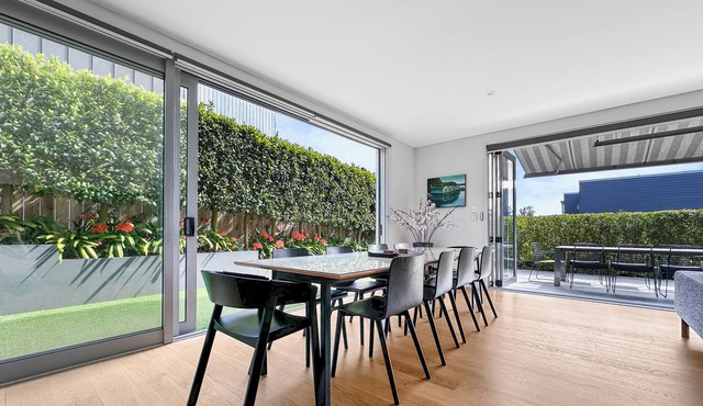 Orakei Oasis l Quality 3 Bed House inc. Views in Auckland