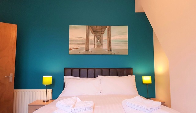 OYO Bath Road Apartments in Swindon