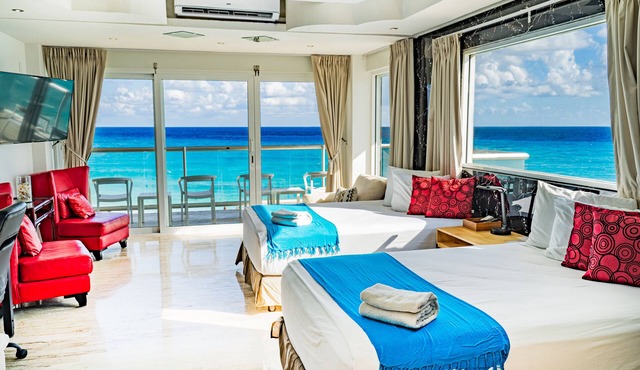 Panoramic Beachfront Suite w/Breathtaking Ocean View & Top Location in Cancun