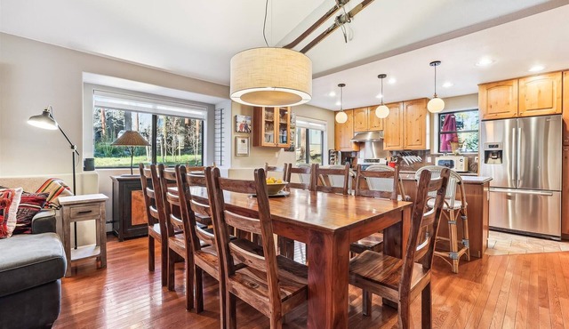 Park Forest Chalet in Breckenridge: spacious 4-bedroom home-Hot Tub-Dog Friendly! in Breckenridge