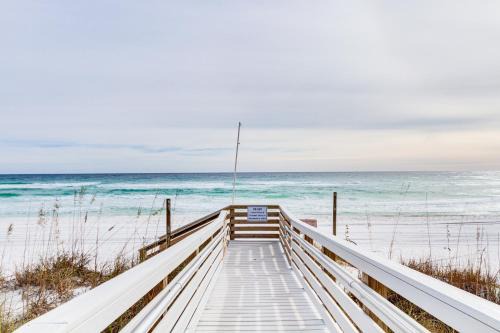 Pensacola Beach Condo w/Patio & Access to Beach! in Pensacola Beach