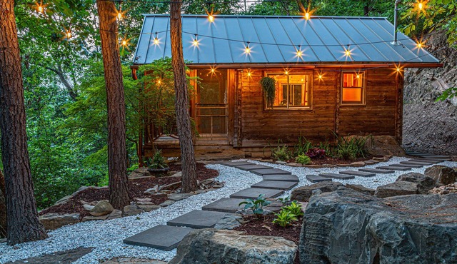 Perched in the Trees, Very Private, Screened in Porch with view in Needmore