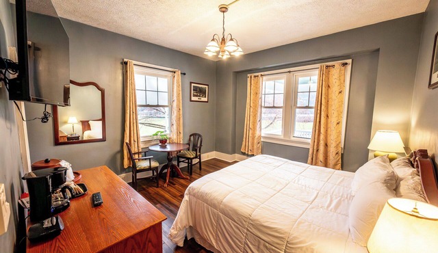 Picturesque Escape | Perfect for Golf Enthusiasts & Outdoor Nature Lovers in East Stroudsburg