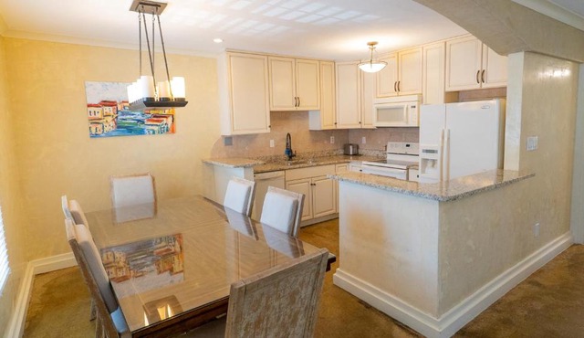 Plaza 2700 Luxury Beach Suites in Virginia Beach
