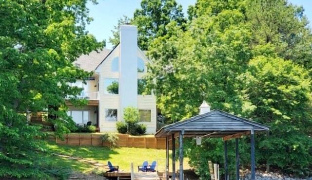 Pool table, Paddle board, Kayak, EZ dock, floater dock, WiFi. in Huddleston