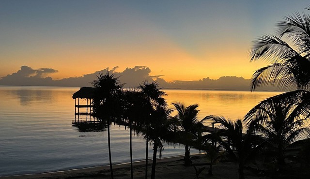 Private Beachfront Villa with Pool. in Sittee Point