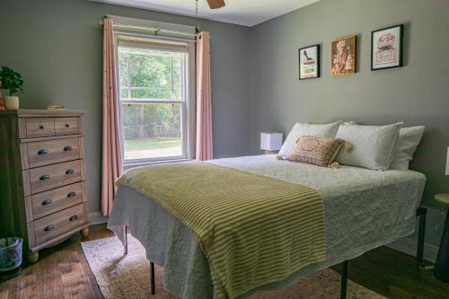 Private Pool and 3BR Family Fun Home with Gazebo in Crestview