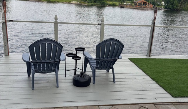 Relaxing and tranquil 3-bedroom house on the river in Pennellville with views. in Pennellville